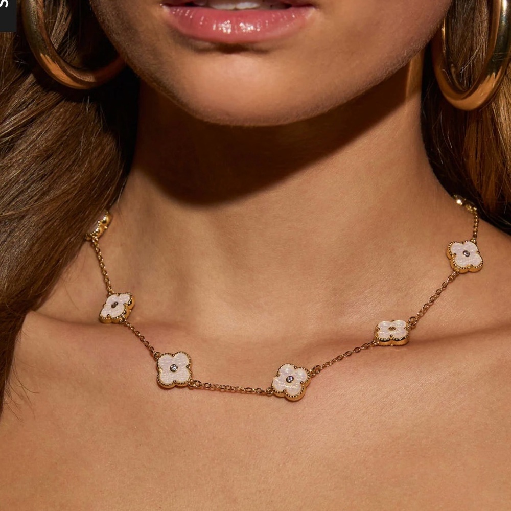 *New* VICI Gold and Beige Clover Necklace
